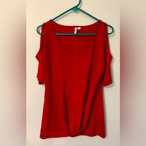 Cato Est. 1946 Woman’s Red Twisted Hem and Cold Shoulder Sleeve Top! Size Small.